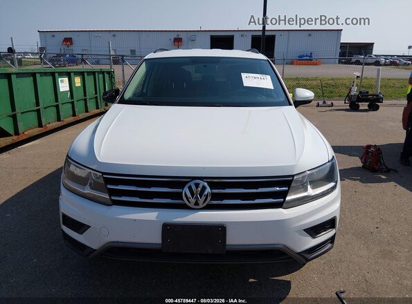 3VV0B7AX3JM114007 2018 VOLKSWAGEN TIGUAN White Rear interior view