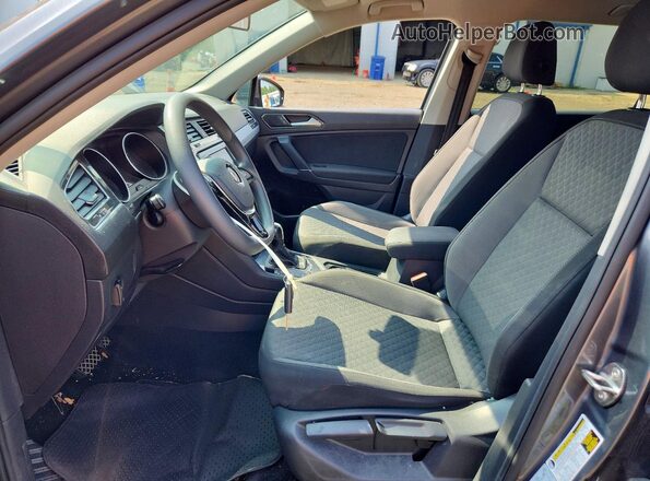 3VV0B7AX3JM119868 2018 VOLKSWAGEN TIGUAN Серый Вид салона спереди