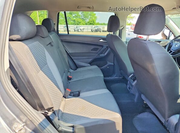 3VV0B7AX3JM119868 2018 VOLKSWAGEN TIGUAN Серый Вид задней части салона