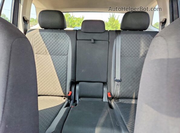 3VV0B7AX3JM119868 2018 VOLKSWAGEN TIGUAN Серый Вид задних сидений