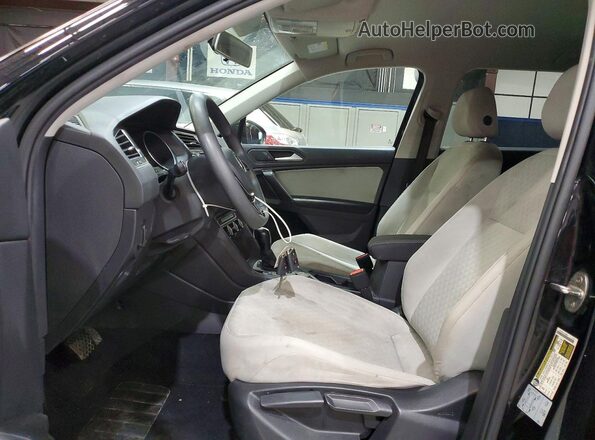 3VV0B7AX4MM141480 2021 VOLKSWAGEN TIGUAN Charcoal Вид салону спереду