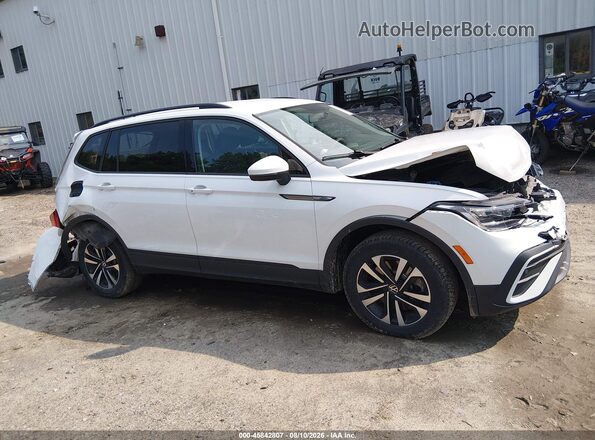 3VV0B7AX5NM153090 2022 VOLKSWAGEN TIGUAN White Widok wnętrza z tyłu
