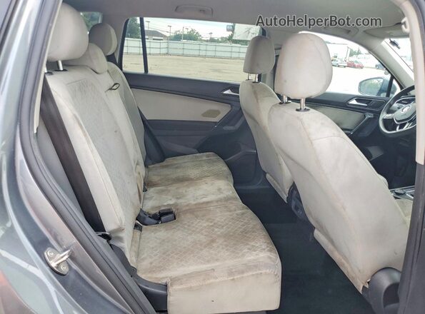 3VV0B7AX6JM055020 2018 VOLKSWAGEN TIGUAN Gray Widok wnętrza z tyłu