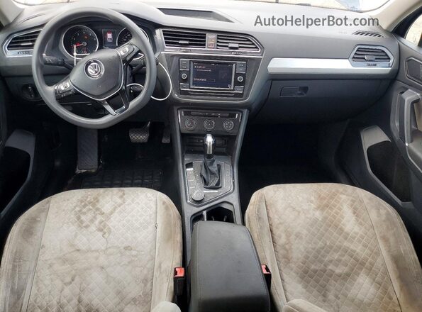 3VV0B7AX6JM055020 2018 VOLKSWAGEN TIGUAN Gray Widok deski rozdzielczej