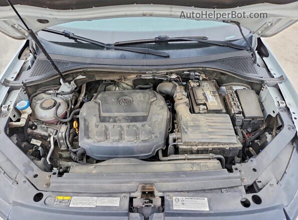 3VV0B7AX6JM105611 2018 VOLKSWAGEN TIGUAN White Вид підкапотного простору