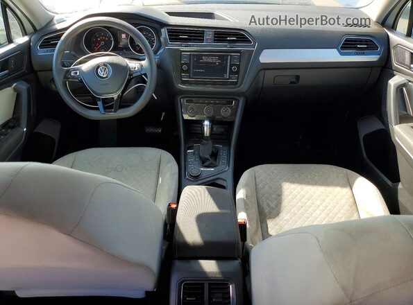 3VV0B7AX6JM116320 2018 VOLKSWAGEN TIGUAN White Widok deski rozdzielczej