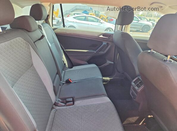 3VV0B7AX6LM110021 2020 VOLKSWAGEN TIGUAN White Հետևի նստատեղերի տեսք