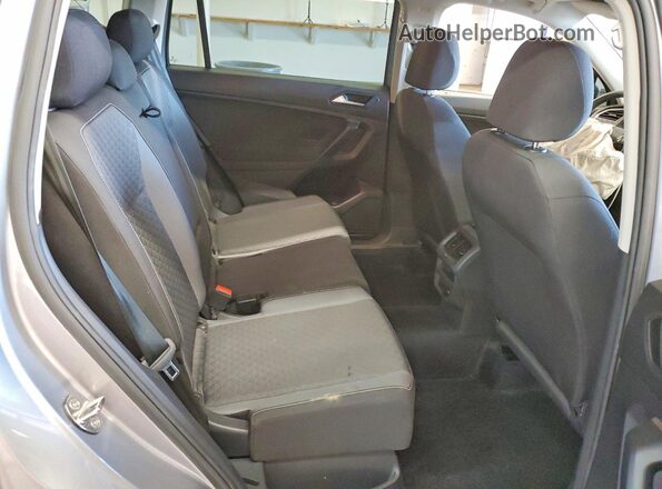 3VV0B7AX6MM062103 2021 VOLKSWAGEN TIGUAN Silver Вид задньої частини салону