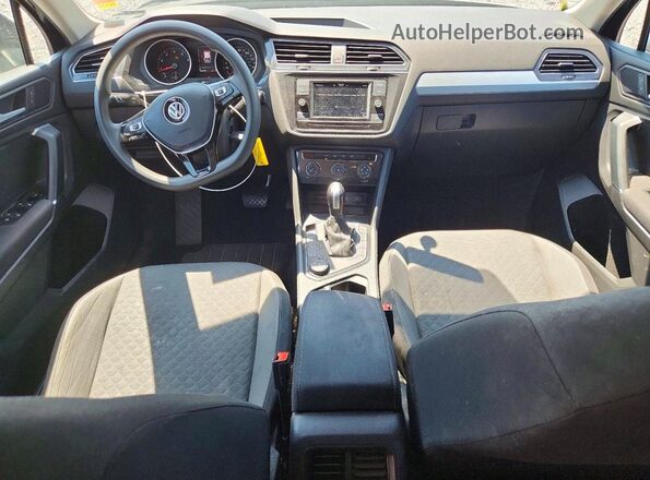 3VV0B7AX7LM083556 2020 VOLKSWAGEN TIGUAN Black Dashboard view