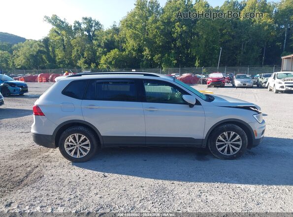 3VV0B7AX9JM018446 2018 VOLKSWAGEN TIGUAN Серебряный Вид задней части салона