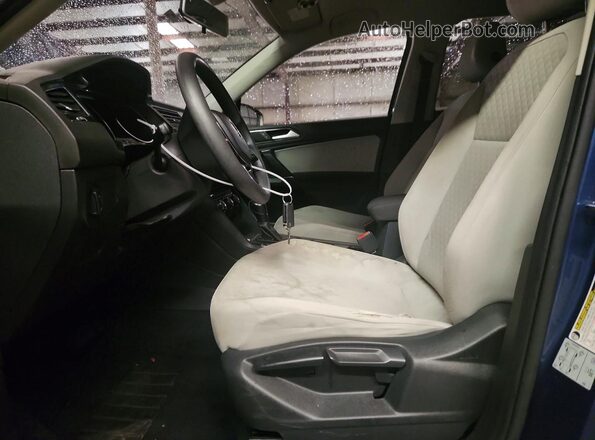 3VV1B7AX0JM059116 2018 VOLKSWAGEN TIGUAN Blue Вид салону спереду