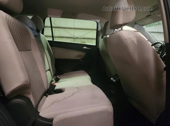 3VV1B7AX0JM059116 2018 VOLKSWAGEN TIGUAN Blue Вид задніх сидінь