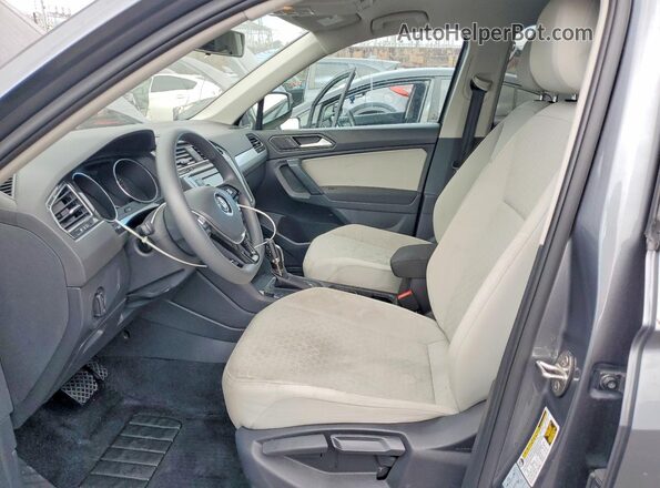 3VV1B7AX0KM196395 2019 VOLKSWAGEN TIGUAN Gray Vista interior delantera