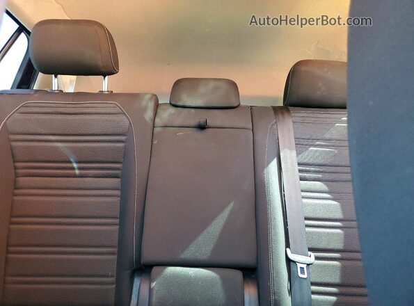 3VV1B7AX0NM013761 2022 VOLKSWAGEN TIGUAN Black Rear seats view