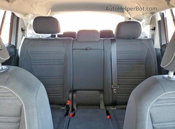 3VV1B7AX0NM058019 2022 VOLKSWAGEN TIGUAN Silver უკანა სავარძლების ხედი