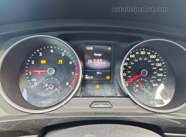 3VV1B7AX1JM190104 2018 VOLKSWAGEN TIGUAN Black Вид щитка приладів