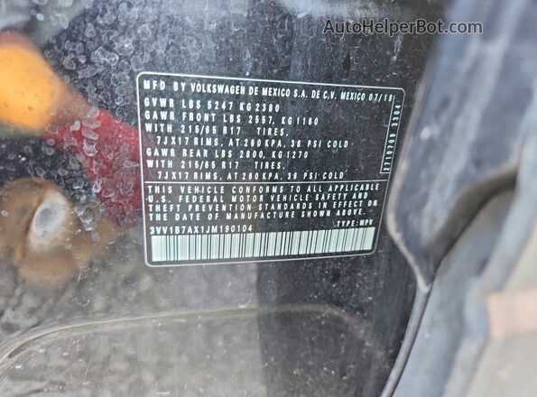 3VV1B7AX1JM190104 2018 VOLKSWAGEN TIGUAN Black Вид підкапотного простору