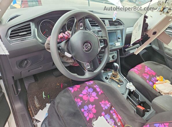 3VV1B7AX1MM145670 2021 VOLKSWAGEN TIGUAN Белый Вид панели приборов