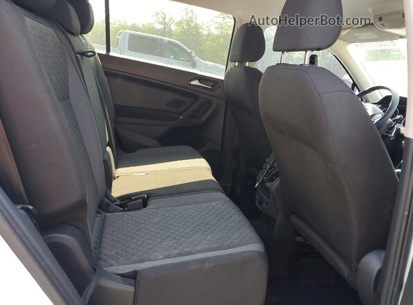 3VV1B7AX2JM036114 2018 VOLKSWAGEN TIGUAN White Вид задньої частини салону