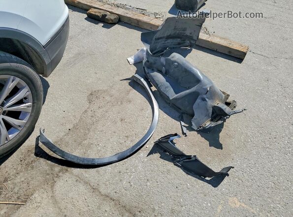 3VV1B7AX2LM020014 2020 VOLKSWAGEN TIGUAN White Вид підкапотного простору