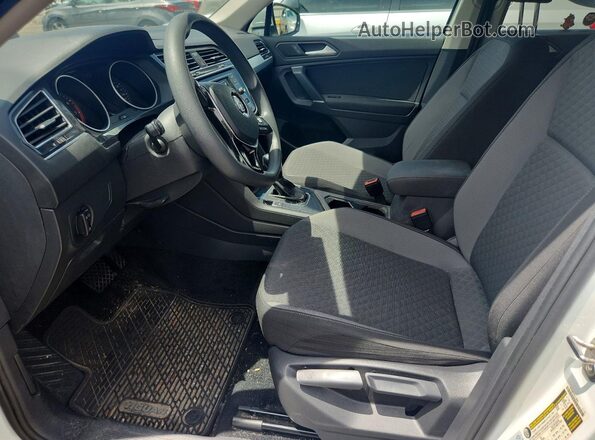 3VV1B7AX2LM055359 2020 VOLKSWAGEN TIGUAN White Widok wnętrza z przodu
