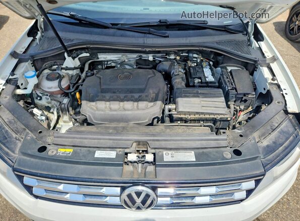 3VV1B7AX2LM055359 2020 VOLKSWAGEN TIGUAN White Widok komory silnika