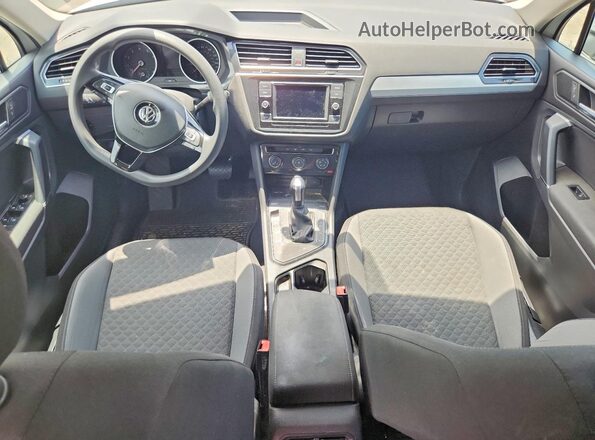 3VV1B7AX2LM055359 2020 VOLKSWAGEN TIGUAN White Widok deski rozdzielczej