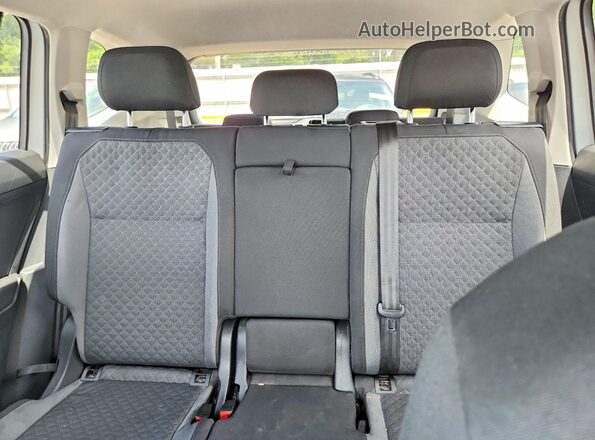 3VV1B7AX2LM055359 2020 VOLKSWAGEN TIGUAN White Widok tylnych siedzeń