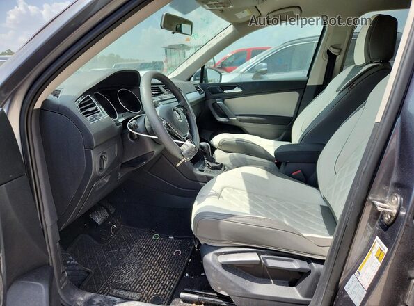 3VV1B7AX2LM151234 2020 VOLKSWAGEN TIGUAN Серый Вид салона спереди