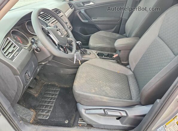 3VV1B7AX2LM156871 2020 VOLKSWAGEN TIGUAN Серебряный Вид салона спереди