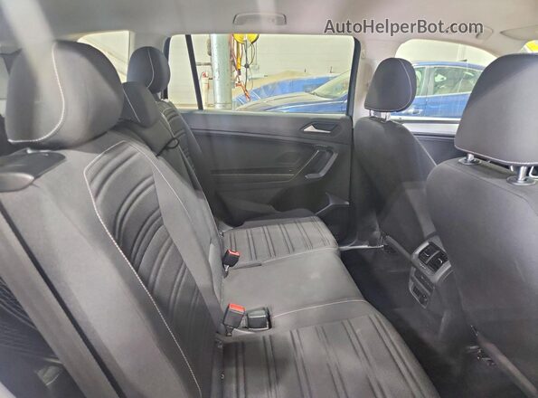 3VV1B7AX2NM082791 2022 VOLKSWAGEN TIGUAN Gray Widok wnętrza z tyłu