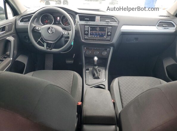 3VV1B7AX3LM132563 2020 VOLKSWAGEN TIGUAN Gray Առջևի վահանակի տեսք