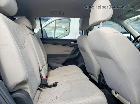 3VV1B7AX4LM167418 2020 VOLKSWAGEN TIGUAN Blue Vista interior trasera
