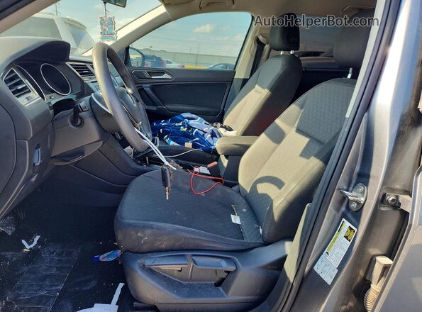 3VV1B7AX5JM054509 2018 VOLKSWAGEN TIGUAN Серый Вид салона спереди