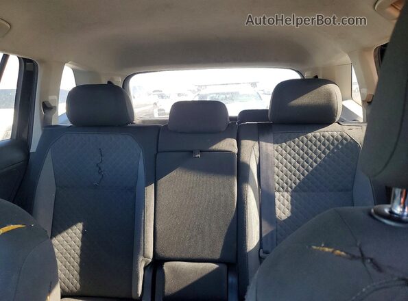 3VV1B7AX5JM109668 2018 VOLKSWAGEN TIGUAN Green Вид задніх сидінь