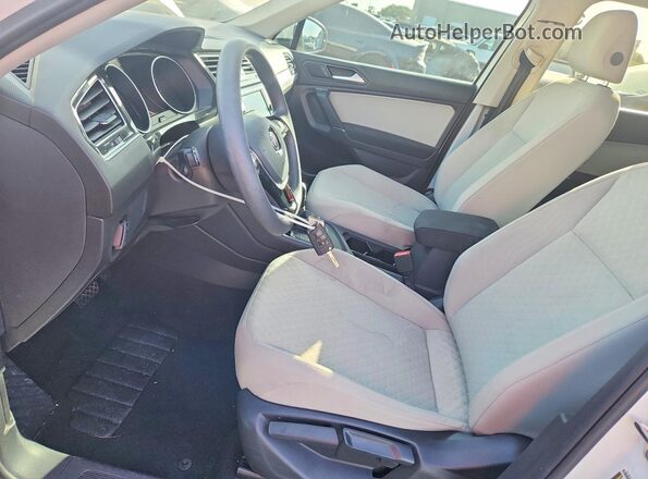 3VV1B7AX5LM112606 2020 VOLKSWAGEN TIGUAN Белый Вид салона спереди