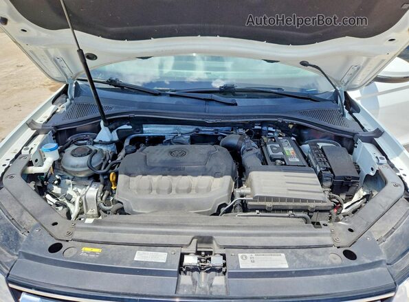 3VV1B7AX6JM035838 2018 VOLKSWAGEN TIGUAN White Widok wnętrza z tyłu