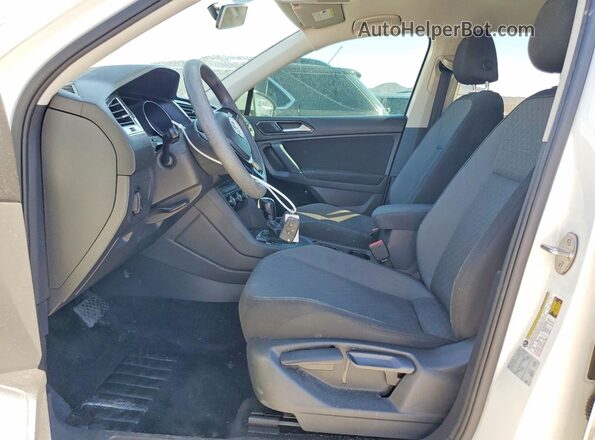 3VV1B7AX6JM115849 2018 VOLKSWAGEN TIGUAN White Widok wnętrza z przodu