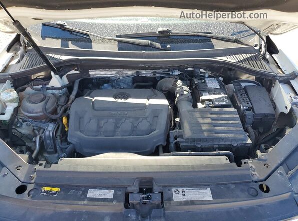 3VV1B7AX6JM115849 2018 VOLKSWAGEN TIGUAN White Widok komory silnika