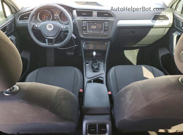 3VV1B7AX6JM115849 2018 VOLKSWAGEN TIGUAN White Widok deski rozdzielczej