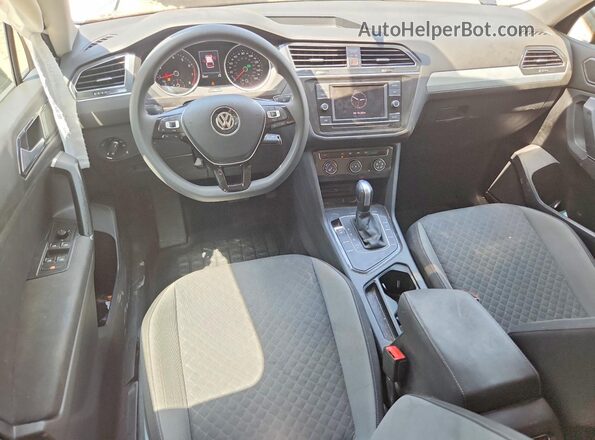 3VV1B7AX7JM009944 2018 VOLKSWAGEN TIGUAN Charcoal Widok deski rozdzielczej