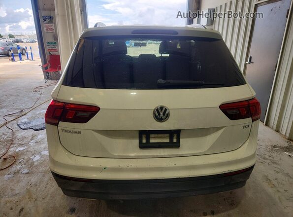 3VV1B7AX7JM017218 2018 VOLKSWAGEN TIGUAN White Rear view