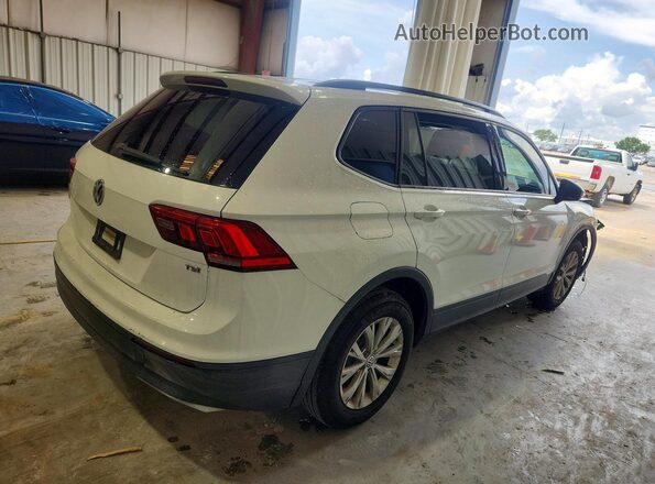 3VV1B7AX7JM017218 2018 VOLKSWAGEN TIGUAN White Rear right