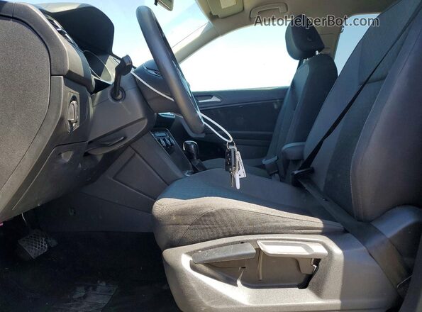 3VV1B7AX7KM083818 2019 VOLKSWAGEN TIGUAN Black Вид салону спереду