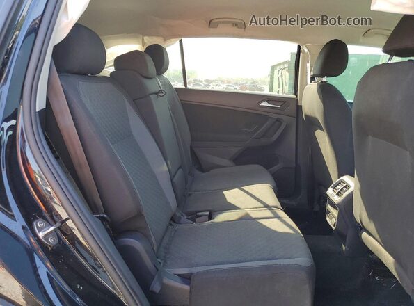 3VV1B7AX7KM180873 2019 VOLKSWAGEN TIGUAN Черный Вид задней части салона