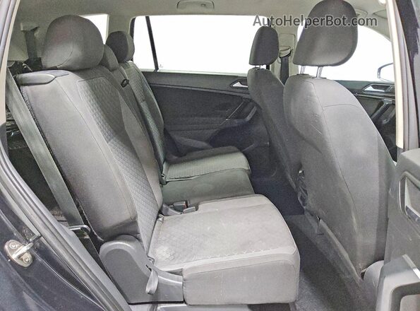 3VV1B7AX7LM180681 2020 VOLKSWAGEN TIGUAN Black Вид задньої частини салону