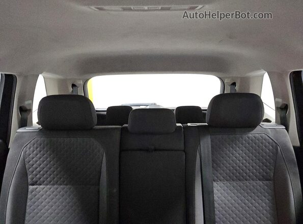 3VV1B7AX7LM180681 2020 VOLKSWAGEN TIGUAN Black Вид задніх сидінь