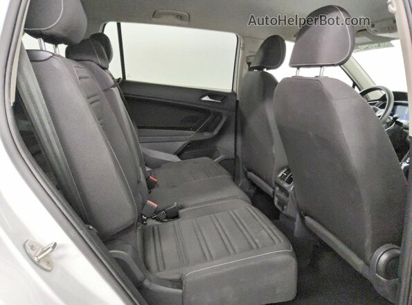 3VV1B7AX7NM083077 2022 VOLKSWAGEN TIGUAN White უკანა სალონის ხედი