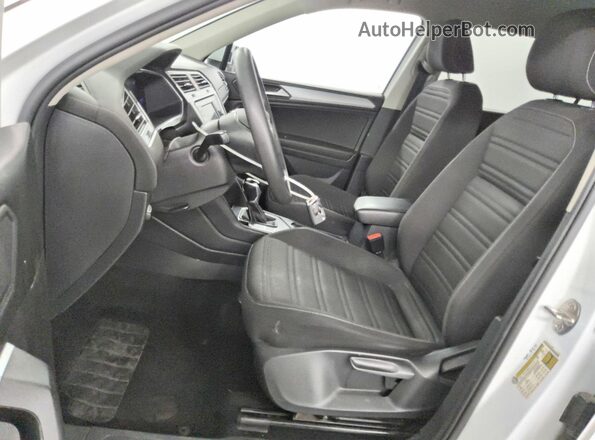 3VV1B7AX7NM083077 2022 VOLKSWAGEN TIGUAN White წინა სალონის ხედი