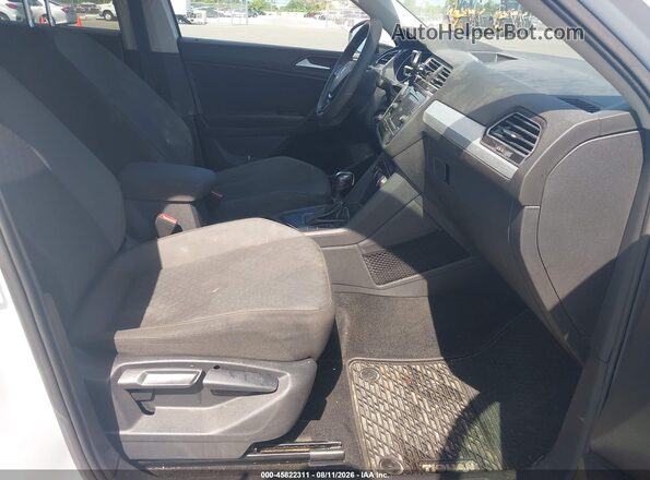 3VV1B7AX8KM042243 2019 VOLKSWAGEN TIGUAN White Widok wnętrza z przodu